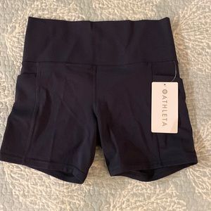 Athleta NWT Salutation Stash 5” Short w/ Pockets